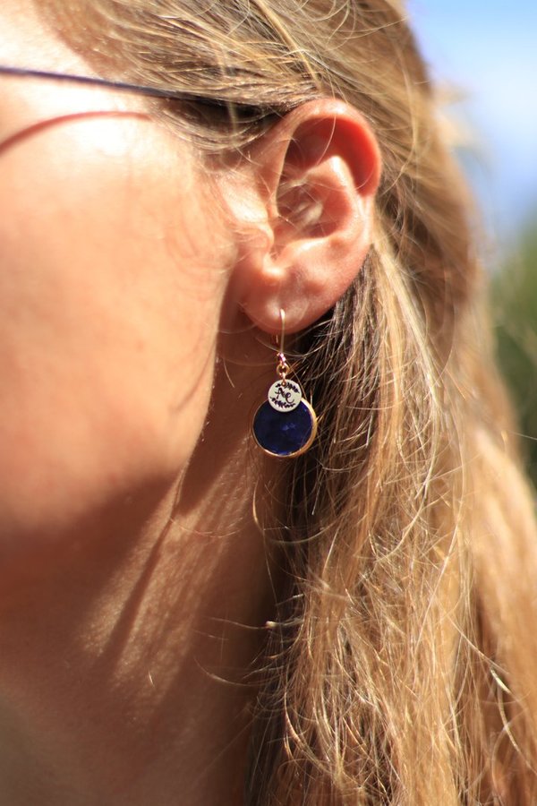 Boucles d'oreilles Lola en cuir de saumon bleu "lapis-lazuli"